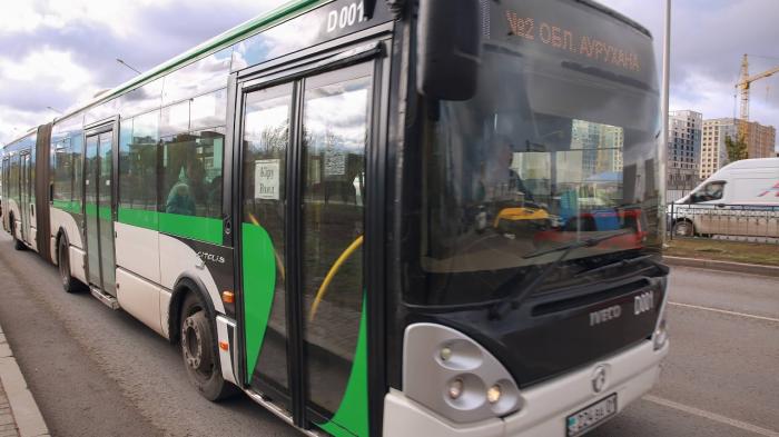 Автобусы до кладбища запустят в Астане в Родительский день
Автобусы до кладбища запустят в Астане в Родительский день