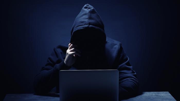 18-летний мошенник вербовал студентов для работы дропперами в Астане
18-летний мошенник вербовал студентов для работы дропперами в Астане