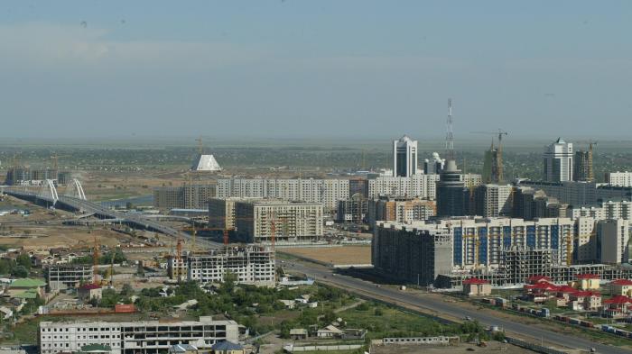 Ещё 18 автобусных маршрутов временно изменили схемы движения в Астане
Ещё 18 автобусных маршрутов временно изменили схемы движения в Астане