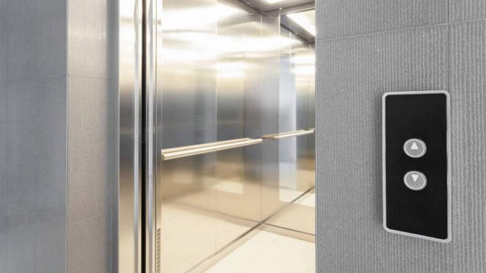 
                                                                                                                                                                                                                                                                                                                                                                                                                                                                                                Напал с ножом в лифте: 14-летнему подростку назначили принудительное лечение
                                                            