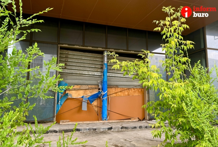 
                                                                                                                                                                                                                                                                                                                                                                                                                                                                                                                                                                                                                                                                                                                                        Jusan bank продал ТРЦ-долгострой в Астане. Как заброшенное здание выглядит сейчас
                                                            