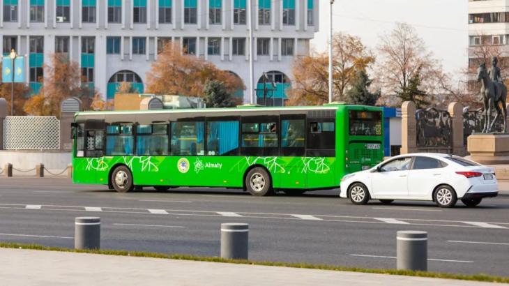 Несколько автобусных маршрутов временно изменили схемы движения в Алматы
Несколько автобусных маршрутов временно изменили схемы движения в Алматы