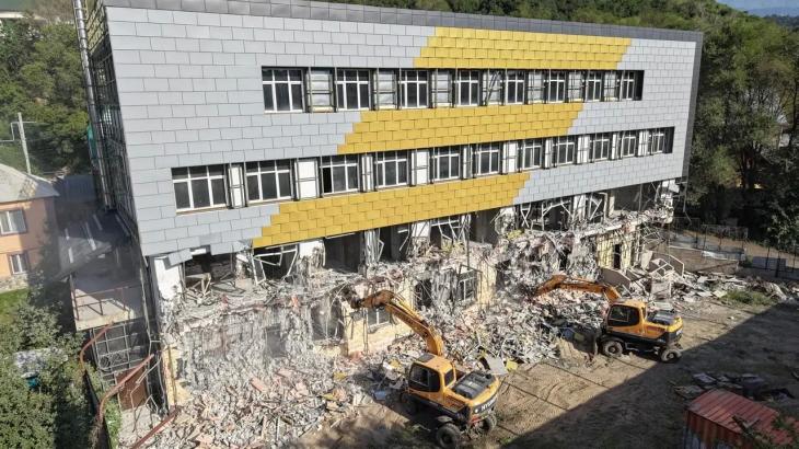 
                                                                                                                                                                                                                                                                                                                                                                                                                                                                                                В Алматы сносят четырёхэтажку, в которой не рекомендовали покупать жильё
                                                            