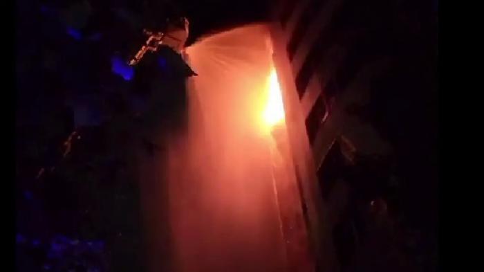 
                                                                                                                                                                                                                                                                                                                                                                                                                                                                                                Пожар вспыхнул в жилом комплексе в Астане, жителей эвакуируют
                                                            