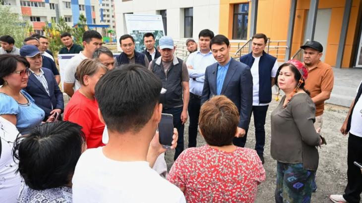 Разбитые дороги, перебои со светом и водой. Аким Алматы пригрозил подрядчикам
Разбитые дороги, перебои со светом и водой. Аким Алматы пригрозил подрядчикам