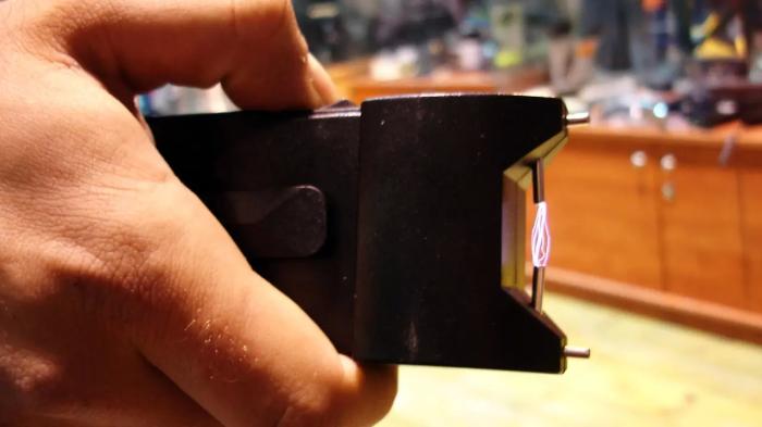 
                                                                                                                                                                                                                                                                                                                                                                                                                                                                                                                                                                                                                                                                                                                                        Мужчину, который пытался пронести в самолёт электрошокер, оштрафовали в Таразе
                                                            