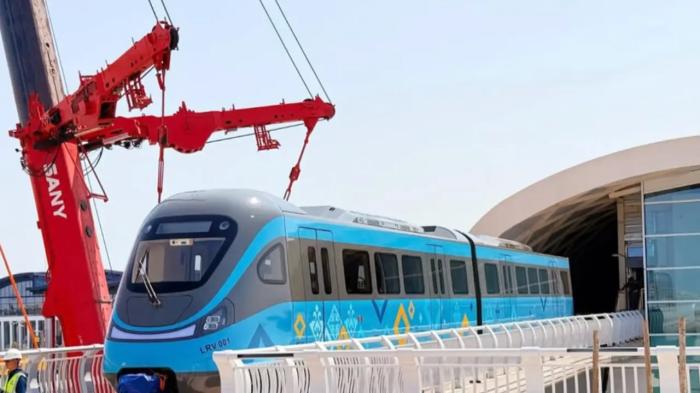 
                                                                                                                                                                                                                                                                                                                                                                                                                                                                                                Первые два вагона LRT подняли на станцию в Астане
                                                            