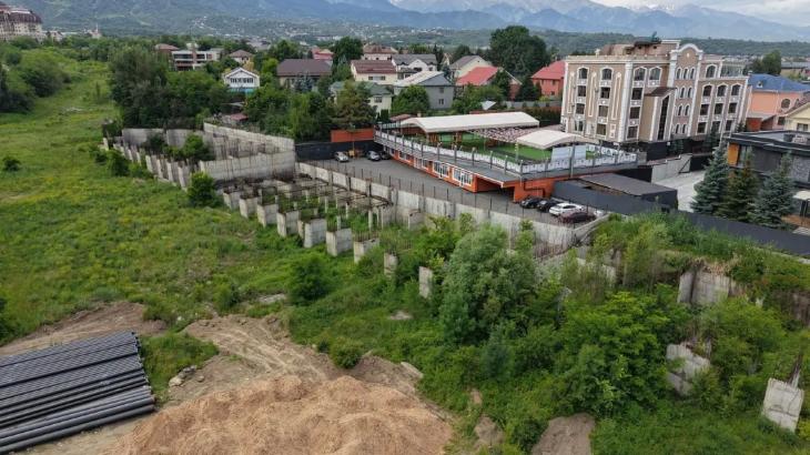 
                                                                                                                                                                                                                                                                                                                                                                                                                                                                                                Недостроенный объект сносят в Алматы по решению суда
                                                            