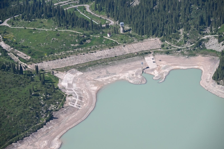 
                                                                                                                                                                                                                                                                                                                                                                                                                                                                                                14 потенциально опасных, шесть критичных: Дархан Сатыбалды осмотрел с высоты озёра в горах Алматы
                                                            