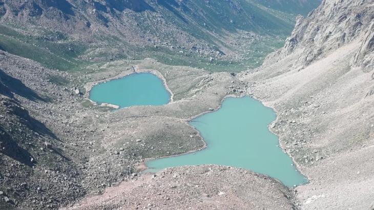 
                                                                                                                                                                                                                                                                                                                                                                                                                                                                                                14 потенциально опасных, шесть критичных: Дархан Сатыбалды осмотрел с высоты озёра в горах Алматы
                                                            