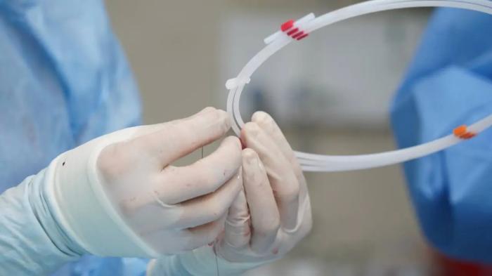 
                                                                                                                                                                                                                                                                                                                                                                                                                                                                                                Ещё одно профильное отделение: кардиохирурги столичной больницы успешно провели первую операцию на открытом сердце
                                                            