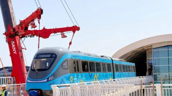 
                                                                                                                                                                                                                                                                                                                                                                            Астанадағы халықаралық әуежай маңында LRT-ның алғашқы вагоны көтерілді
                                                            