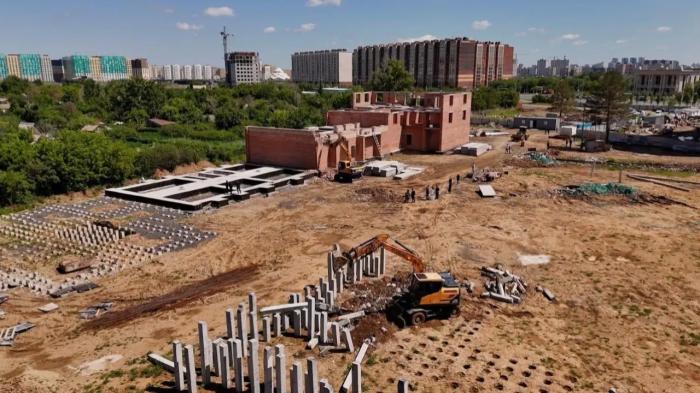 
                                                                                                                                                                                                                                                                                                                                                                                                                                                                                                Незаконно построенный ЖК снесли по решению суда в Астане 
                                                            