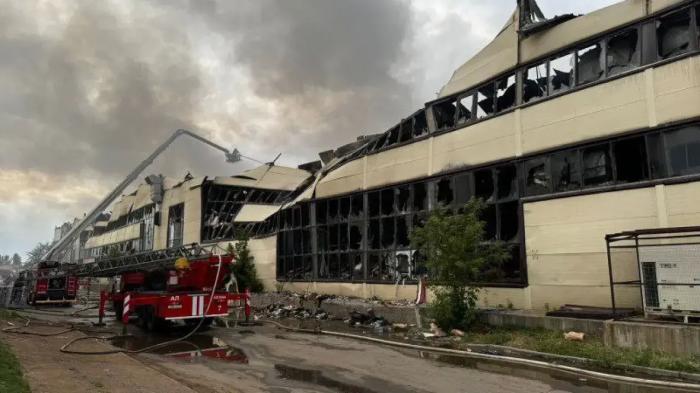 Пожар на рынке "Биг Шанхай" в Астане: объект не проверяли с 2019 года
Пожар на рынке "Биг Шанхай" в Астане: объект не проверяли с 2019 года