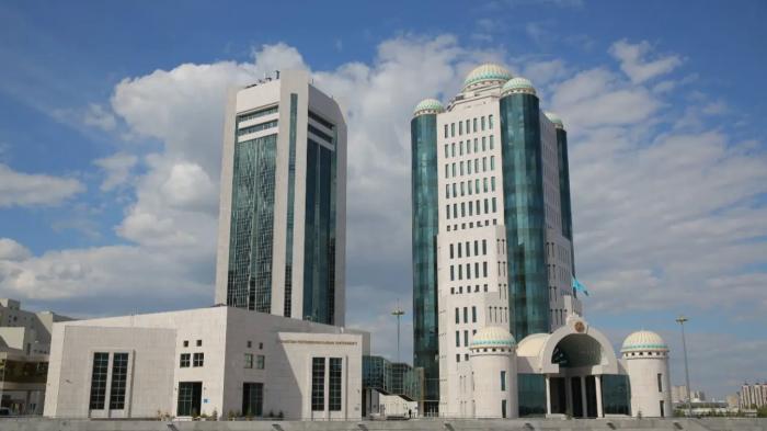 "Не поддавайтесь панике". Пожарные учения проходят в здании сената РК
"Не поддавайтесь панике". Пожарные учения проходят в здании сената РК