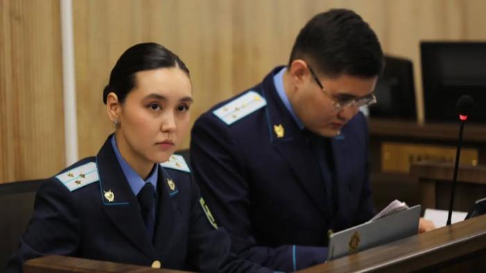 
                                                                                                                                                                                                                                                                                                                                                                                                                                                                                                                                                                                                                                                                                                                                        В чём обвиняют Перизат Кайрат? Официальную версию с подробностями представили прокуроры в суде 
                                                            