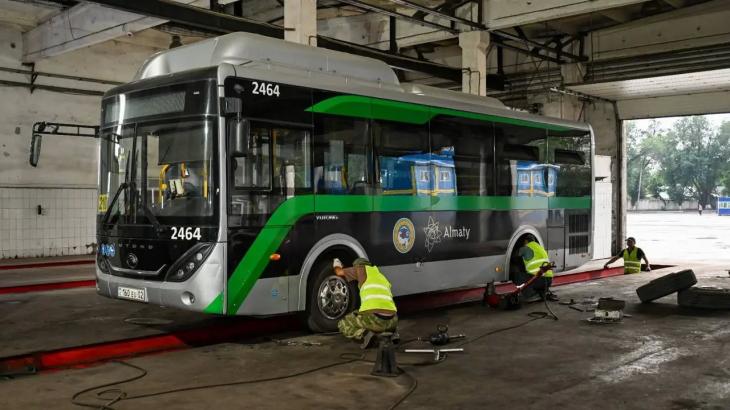 
                                                                                                                                                                                                                                                                                                                                                                                                                                                                                                                                                                                                                    Аким Алматы предложил решение, чтобы сократить холостой ход автобусов
                                                            