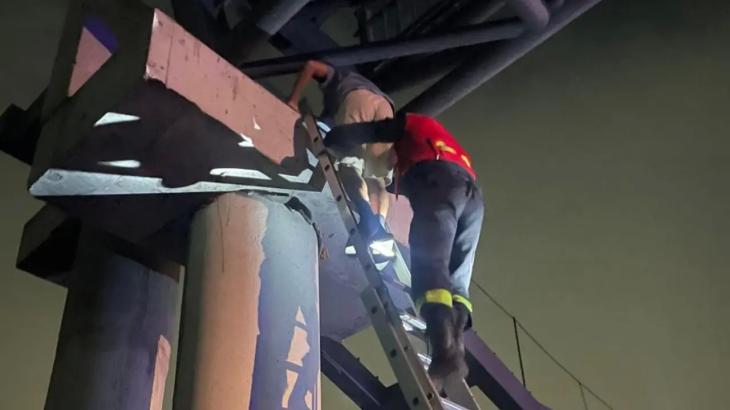 
                                                                                                                                                                                                                                                                                                                                                                                                                                                                                                Спасатели Алматы сняли ребёнка с недостроенного пешеходного моста
                                                            