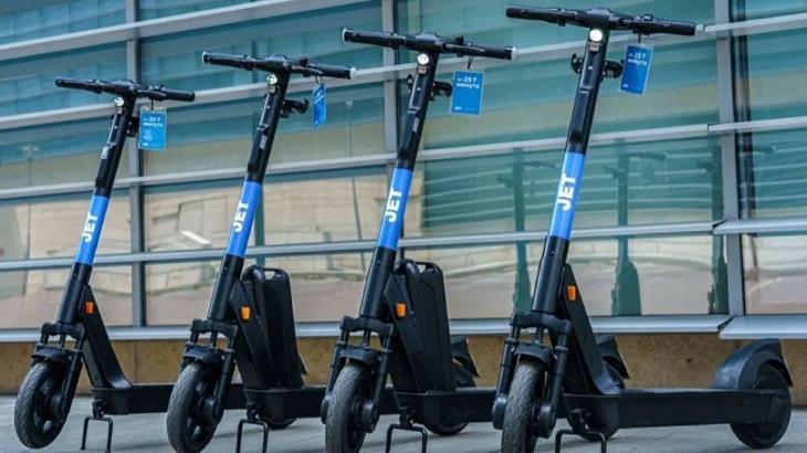 Часть арендных самокатов в Алматы стали оснащать увеличенными номерами: зачем это нужно
Часть арендных самокатов в Алматы стали оснащать увеличенными номерами: зачем это нужно