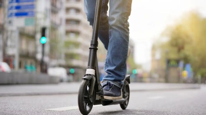 Машина проехалась по электросамокатчику в Астане: что известно о состоянии пострадавшего
Машина проехалась по электросамокатчику в Астане: что известно о состоянии пострадавшего