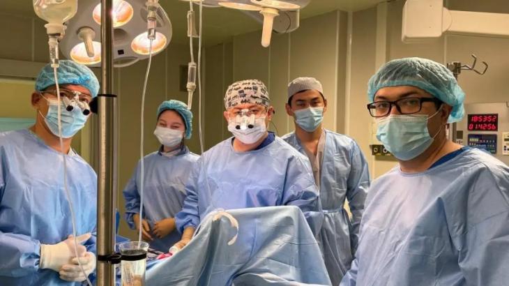 
                                                                                                                                                                                                                                                                                                                                                                                                                                                                                                                                                                                                                    Уникальную операцию провели хирурги на сердце 5-летней девочки в Алматы
                                                            