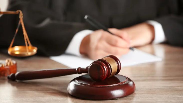 Судья показал неоднозначный жест подсудимому: видео прокомментировали в суде Алматы
Судья показал неоднозначный жест подсудимому: видео прокомментировали в суде Алматы