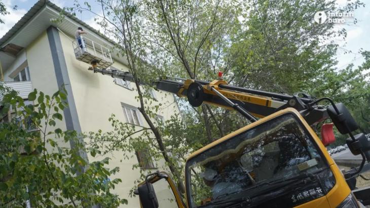 Миллиарды на покраску фасадов в Алматы: дома до и после реставрации глазами фотокорреспондента Informburo
Миллиарды на покраску фасадов в Алматы: дома до и после реставрации глазами фотокорреспондента Informburo