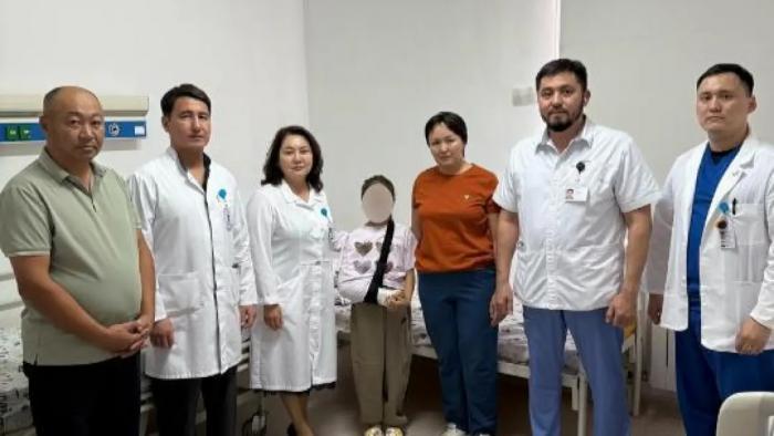 Двух детей, пострадавших в ДТП в Абайской области, выписали из больницы Астаны
Двух детей, пострадавших в ДТП в Абайской области, выписали из больницы Астаны