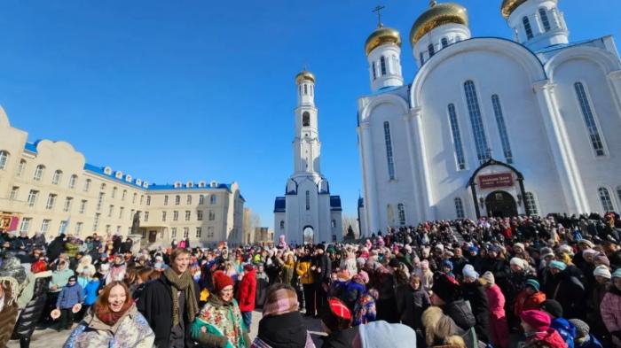 Масленичные гуляния прошли у Свято-Успенского кафедрального собора в Астане
Масленичные гуляния прошли у Свято-Успенского кафедрального собора в Астане