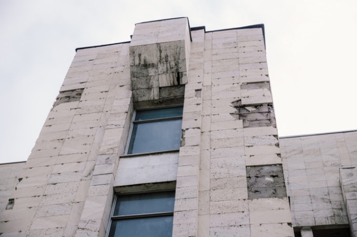 "Внимание, опасная зона!" Что происходит с театрами Алматы