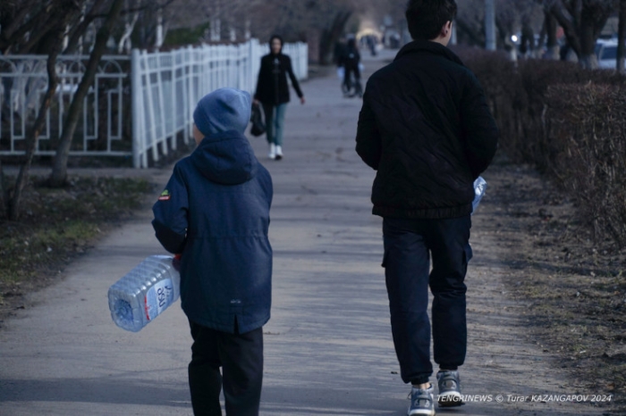 "Есть еще за что бороться". Кадры из затопленного Петропавловска