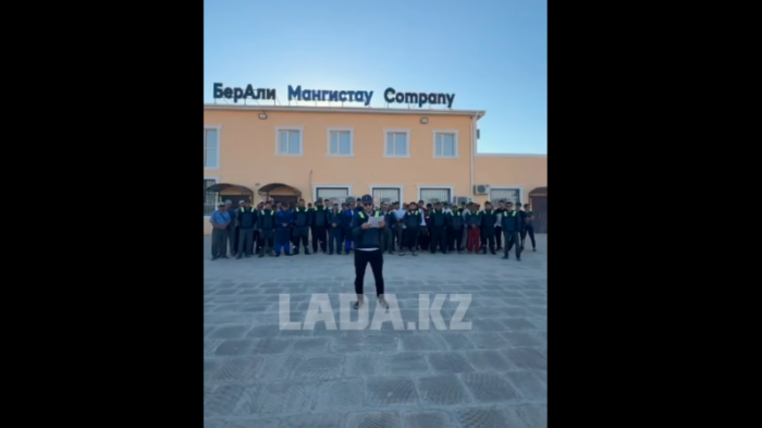 Бастовавшие в Астане нефтяники из Жанаозеня вновь обратились к властям