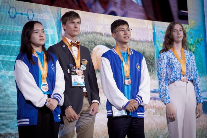 100% медальный зачёт показали казахстанские школьники на домашней олимпиаде IBO-2024
100% медальный зачёт показали казахстанские школьники на домашней олимпиаде IBO-2024