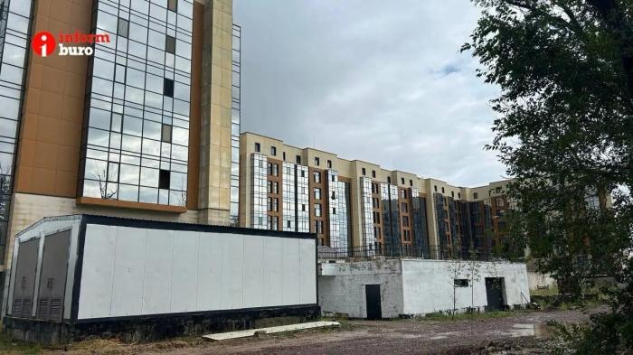 "Это плохо закончится". Аким Астаны пригрозил полицией застройщику проблемного ЖК
"Это плохо закончится". Аким Астаны пригрозил полицией застройщику проблемного ЖК