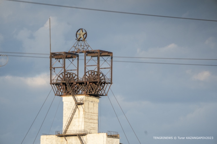 "Сегодня я узнала, что наш сосед скончался". Что говорят шахтинцы о трагедии на "Казахстанской" "Сегодня я узнала, что наш сосед скончался". Что говорят шахтинцы о трагедии на "Казахстанской"