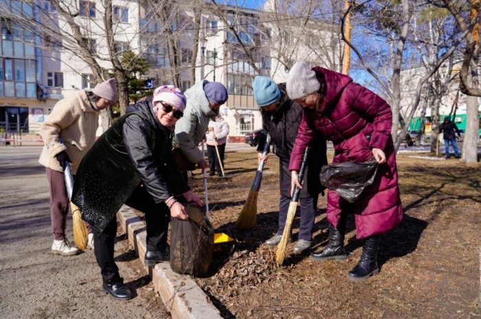 
                                                                                                                                                                                                                                                                                                                                                                                                                                                                День очищения: более 600 деятелей культуры вышли на уборку в Астане
                                                    