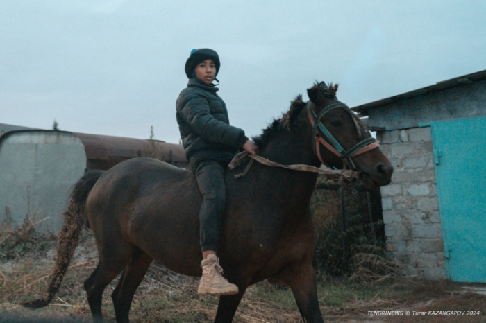 “За все надо бороться“. Как на востоке Казахстана живет село с необычной историей