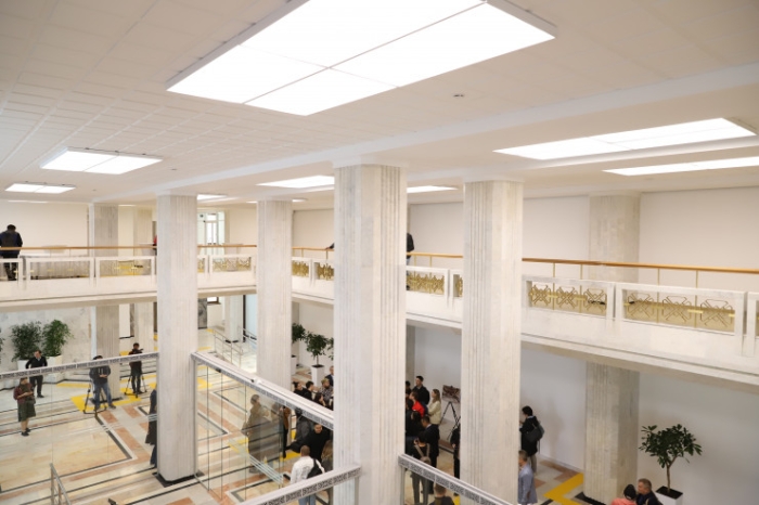 Турецкий мрамор и кыргызский травертин. Что изменилось в здании акимата Алматы