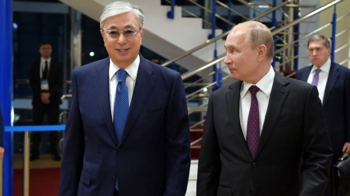 Касым-Жомарт Токаев провел телефонный разговор с Путиным