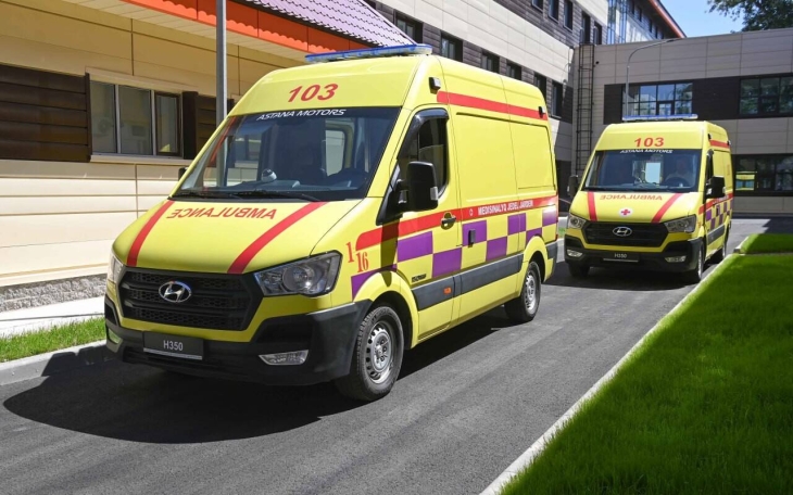 Токаев подарил два реанимобиля Центру детской неотложной помощи в Алматы
Токаев подарил два реанимобиля Центру детской неотложной помощи в Алматы