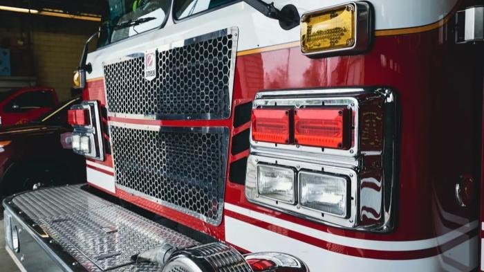 Пожарная машина и легковой автомобиль столкнулись в Астане: пассажирка скончалась
Пожарная машина и легковой автомобиль столкнулись в Астане: пассажирка скончалась