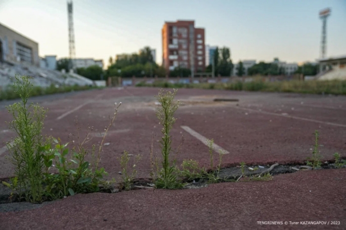 На руинах спортивной истории: как погибает старейший стадион Астаны