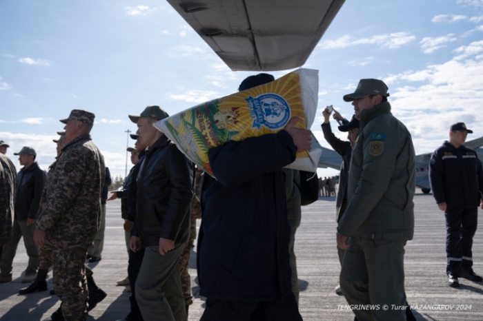 "Есть еще за что бороться". Кадры из затопленного Петропавловска
