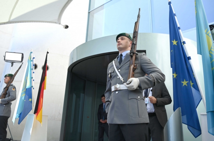 Президент Токаев встретился с канцлером Германии Шольцем Президент Токаев встретился с канцлером Германии Шольцем