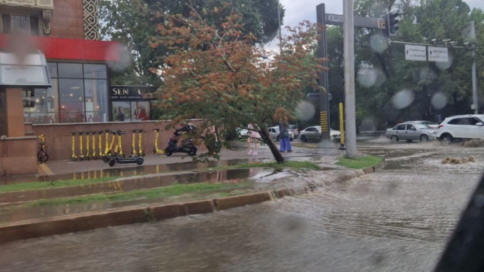 Потоп в Алматы. Более 1000 сотрудников ликвидируют последствия