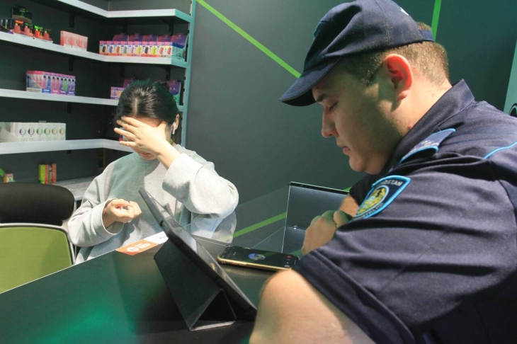 Вейпке тыйым салатын заң 20 маусымда күшіне енеді. Қазір Алматы нарығындағы жағдай қалай
Вейпке тыйым салатын заң 20 маусымда күшіне енеді. Қазір Алматы нарығындағы жағдай қалай