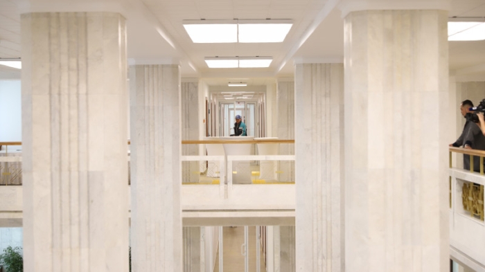 Турецкий мрамор и кыргызский травертин. Что изменилось в здании акимата Алматы