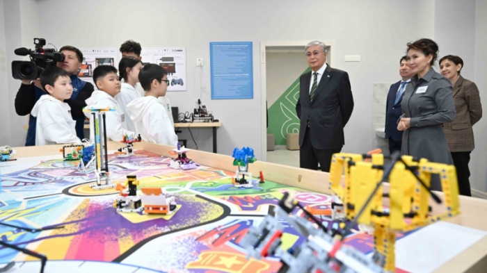 Токаев посетил школу, построенную на конфискованные деньги коррупционеров