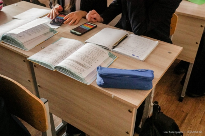 "Сборы закончены". Сколько потратили казахстанцы на подготовку ребенка к школе