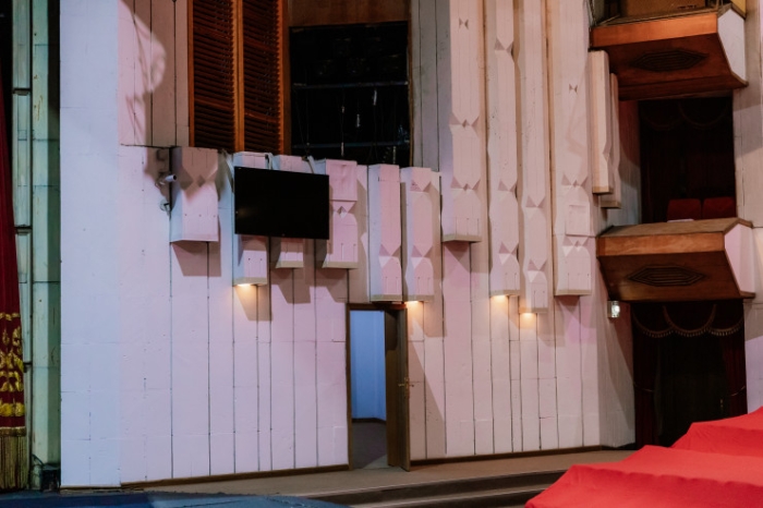 "Внимание, опасная зона!" Что происходит с театрами Алматы